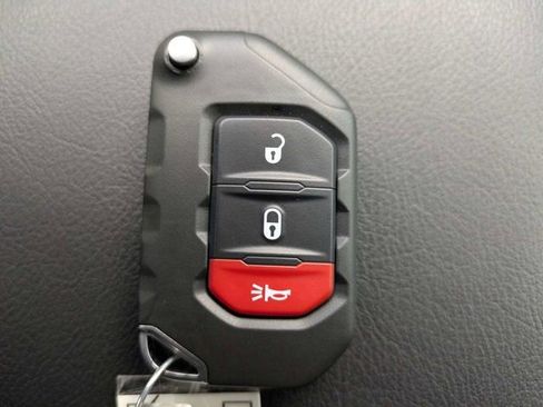 New 2025 Jeep Gladiator Sport AWD/4WD image 31