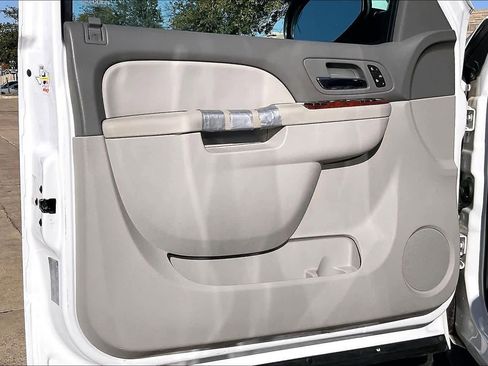 Used 2013 Chevrolet Suburban LT w/ Luxury Package image 26