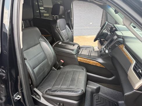 Used 2015 GMC Yukon Denali w/ Premium Package AWD/4WD image 45