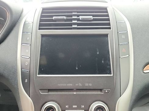 Used 2017 Lincoln MKC Select w/ Select Plus Package FWD image 26