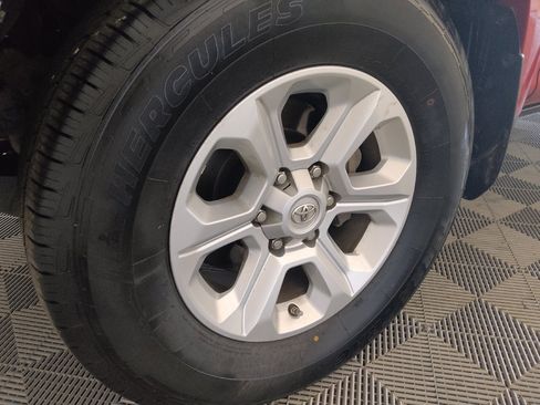 Used 2021 Toyota 4Runner SR5 RWD image 31