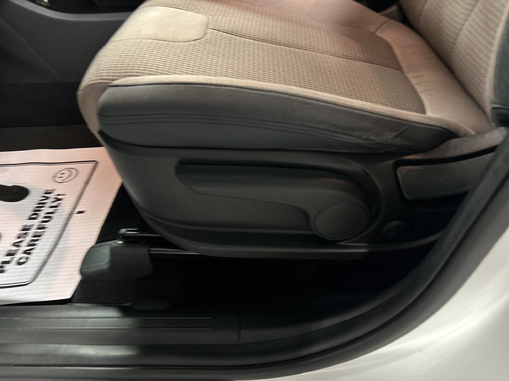 Used 2023 Hyundai Santa Fe SE FWD image 11