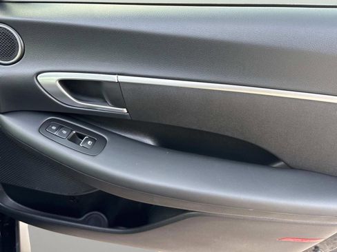 Used 2022 Hyundai Sonata SE image 21