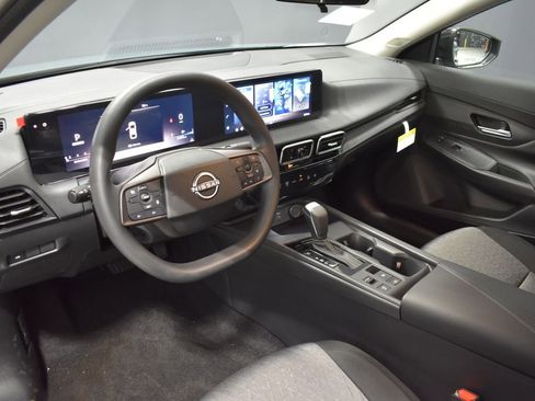 New 2026 Nissan Sentra SV FWD image 4
