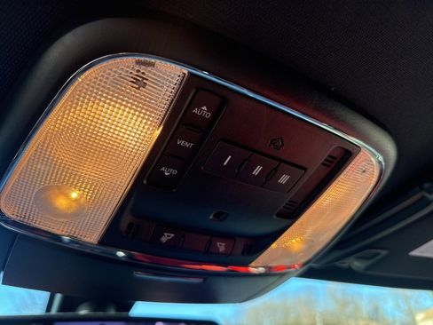 Used 2022 Dodge Charger Scat Pack image 18