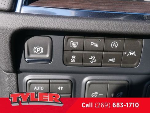 New 2026 Chevrolet Suburban Premier w/ Sun And Tow Package AWD/4WD image 26