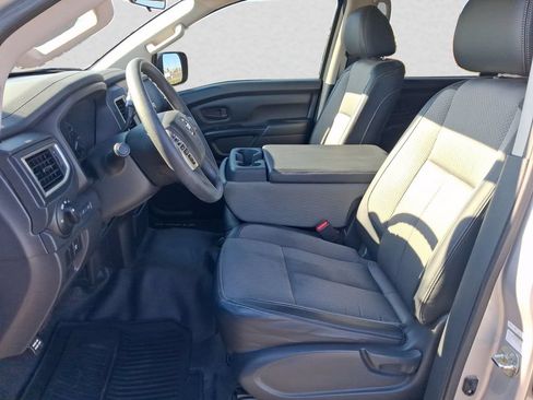 Used 2017 Nissan Titan S AWD/4WD image 9