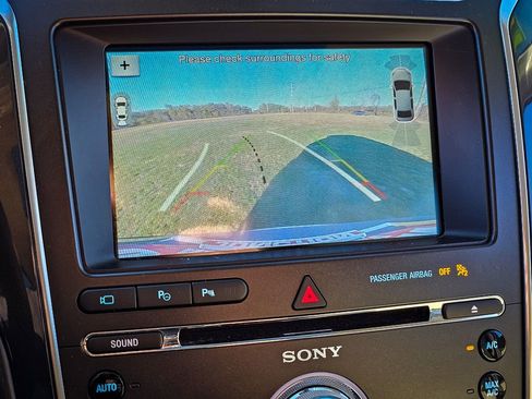 Used 2017 Ford Explorer Platinum image 29