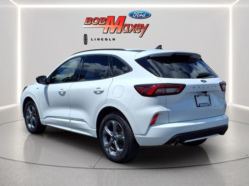 Used 2023 Ford Escape ST-Line w/ Tech Pack #1 FWD image 7