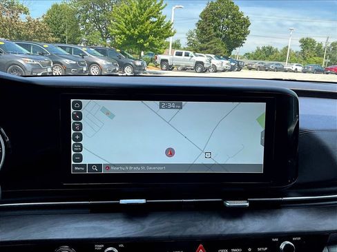 Used 2023 Kia Carnival EX FWD image 18