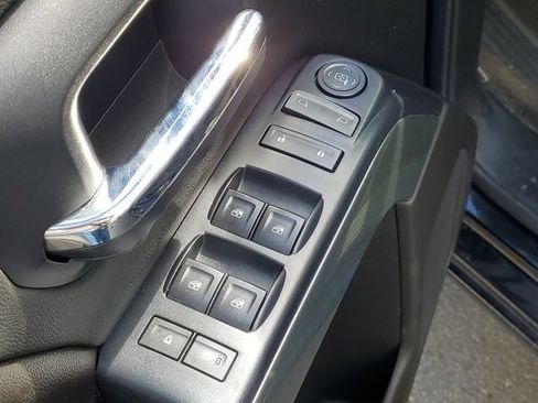 Used 2017 Chevrolet Silverado 1500 LT AWD/4WD image 10