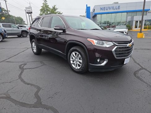 Used 2021 Chevrolet Traverse LT FWD image 1