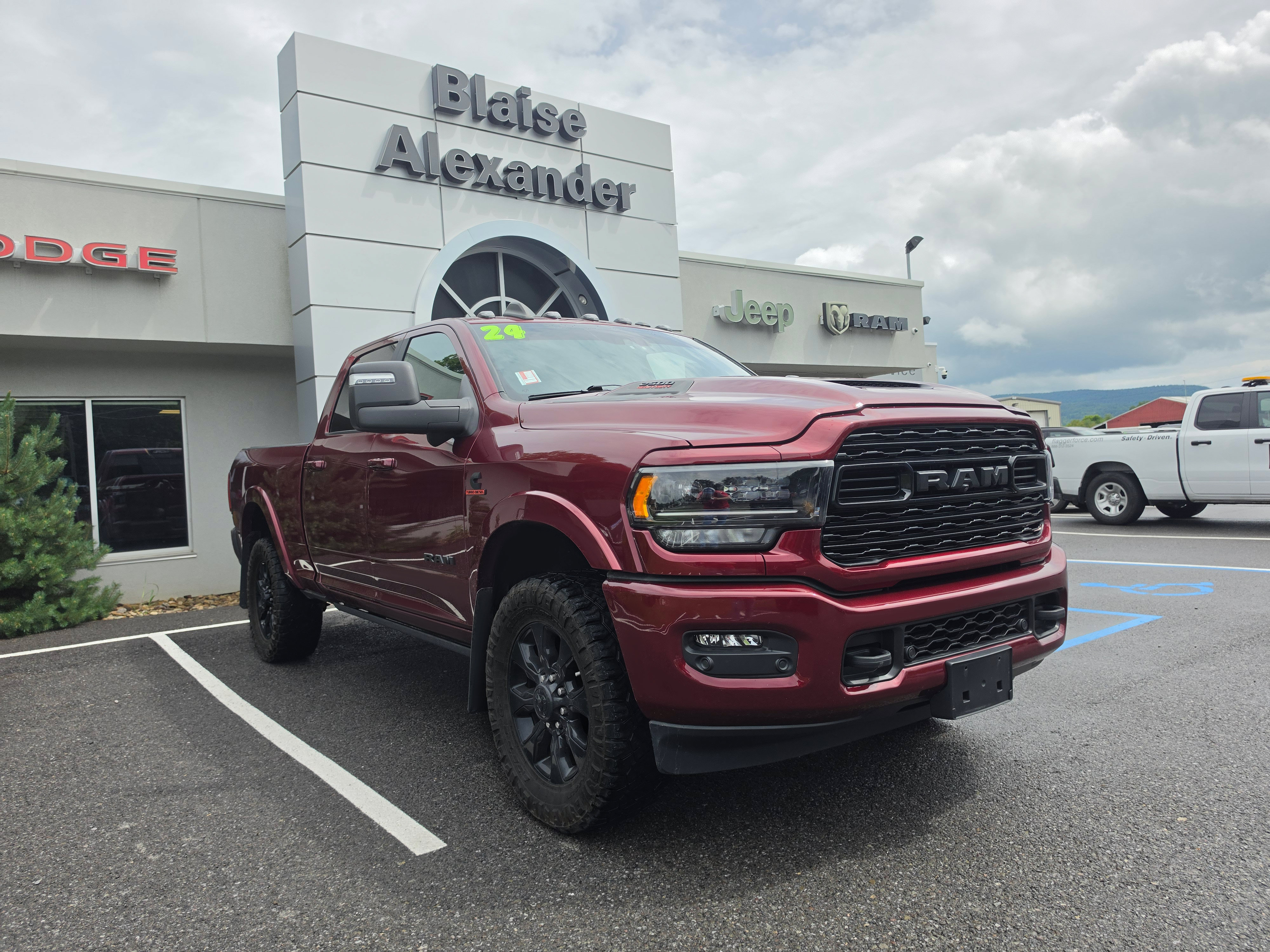 Used 2024 RAM 2500 Limited AWD/4WD image 1