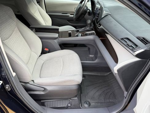 Used 2024 Toyota Sienna LE AWD/4WD image 21