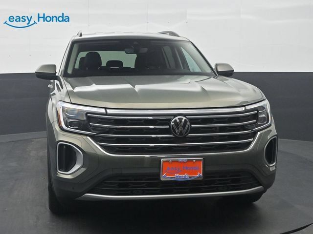 Used 2026 Volkswagen Atlas SE FWD image 2