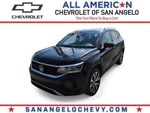 Used 2024 Volkswagen Taos SE FWD image 1