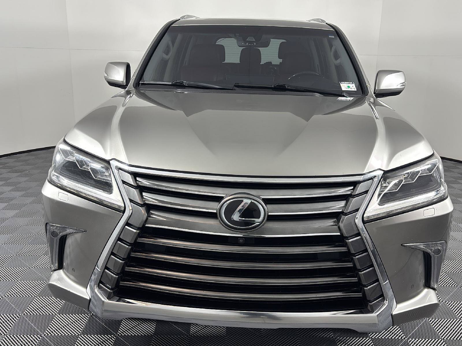 Used 2016 Lexus LX 570 4WD w/ Luxury Package image 2
