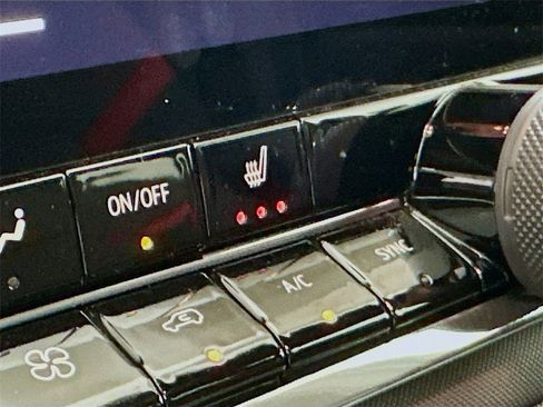 Used 2024 Chevrolet Colorado Z71 w/ Z71 Convenience Package 2 image 21