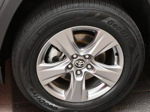 Certified 2024 Toyota RAV4 XLE image 19