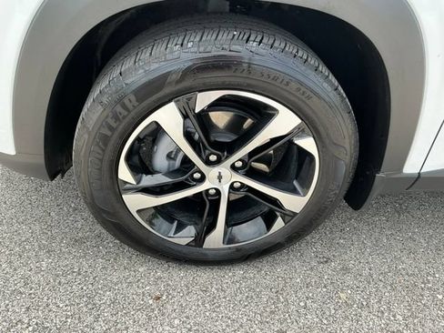 Used 2025 Chevrolet Trax RS w/ Driver Confidence Package FWD image 9