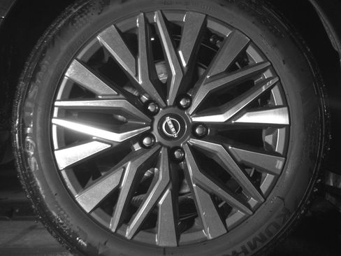 Used 2025 Nissan Altima 2.5 SV image 15