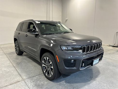 New 2025 Jeep Grand Cherokee Overland w/ Adv Protech Group III image 4