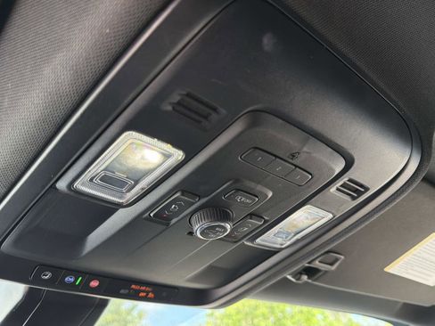 Used 2021 Chevrolet Suburban RST w/ Luxury Package AWD/4WD image 25