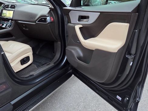 Used 2017 Jaguar F-PACE Prestige image 49