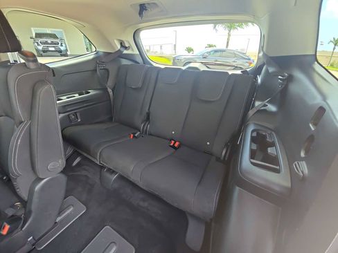 Used 2023 Subaru Ascent Premium w/ Convenience Package AWD/4WD image 25