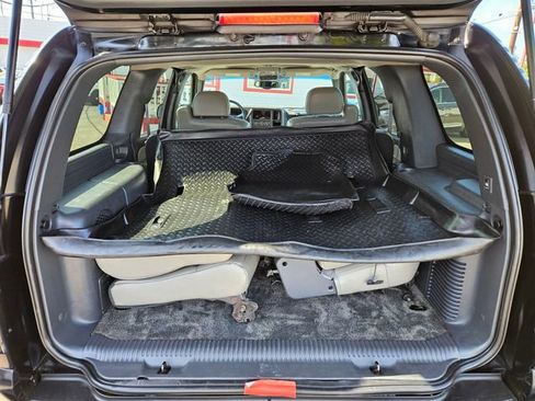 Used 2002 Chevrolet Tahoe LT image 10