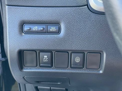 Certified 2024 Nissan Murano SV w/ SV Midnight Edition Package AWD/4WD image 17