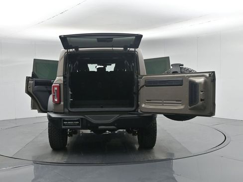 Used 2025 Ford Bronco Badlands image 36