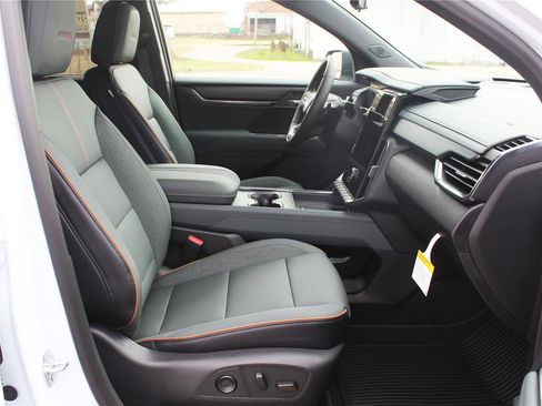 New 2026 GMC Acadia AT4 w/ Super Cruise Package image 16