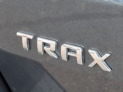 Used 2022 Chevrolet Trax LT w/ LT Convenience Package AWD/4WD image 28