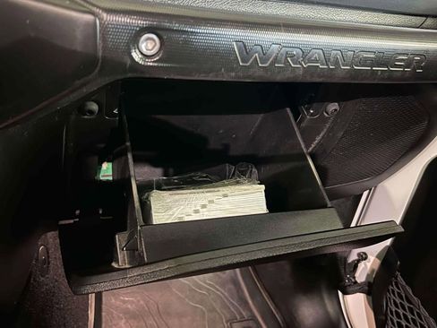 Used 2021 Jeep Wrangler Unlimited Sport AWD/4WD image 30