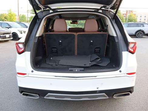 Used 2025 Acura MDX SH-AWD w/ Technology Package image 5