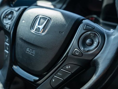 Used 2017 Honda Pilot Elite image 27