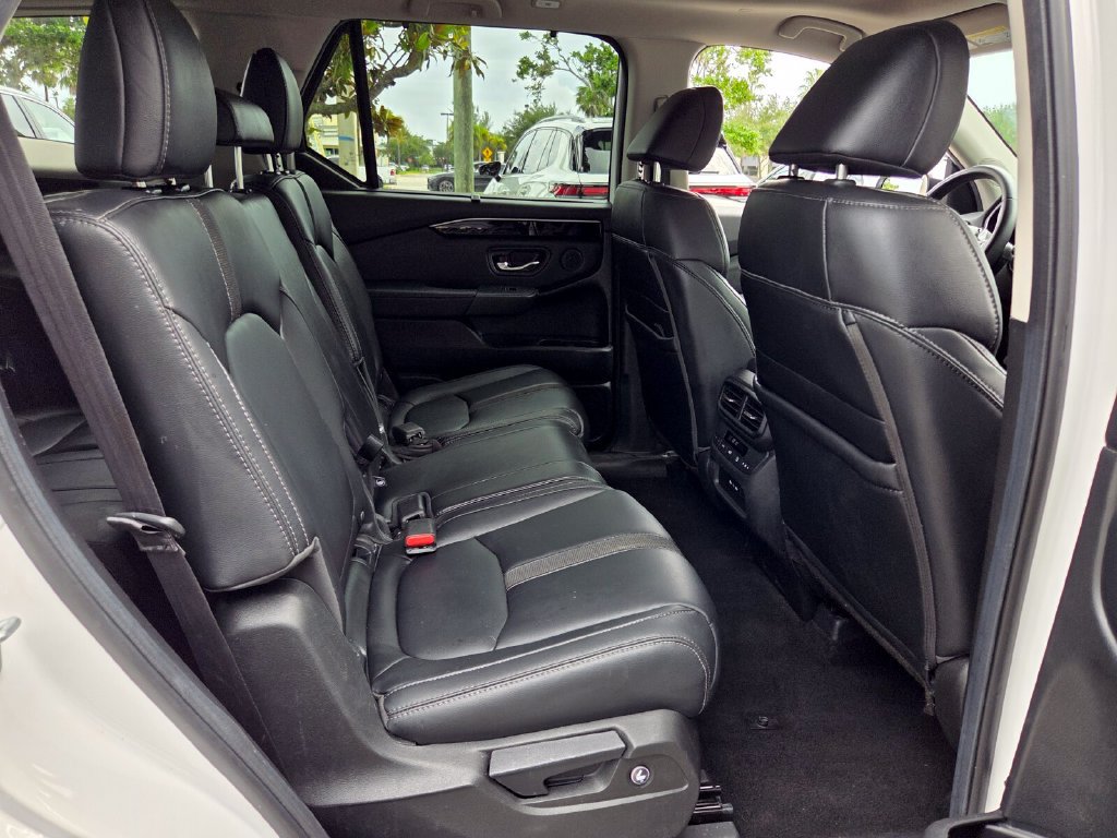Certified 2024 Honda Pilot Touring image 18