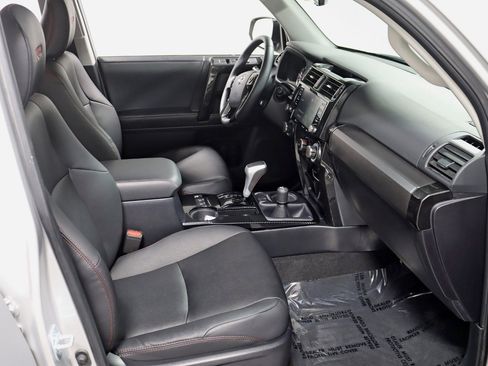 Used 2021 Toyota 4Runner TRD Off-Road Premium w/ Moonroof Package AWD/4WD image 32