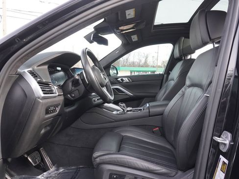 Used 2022 BMW X6 M50i w/ Executive Package image 42