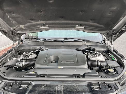 Used 2020 Land Rover Range Rover Sport HST image 13