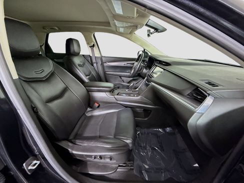 Used 2017 Cadillac XT5 Luxury image 29