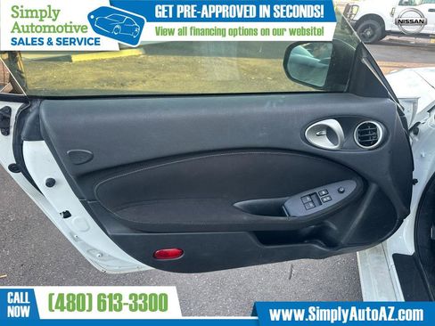 Used 2014 Nissan 370Z Roadster image 16