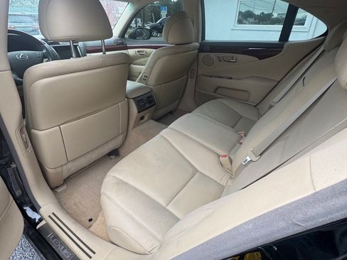 Used 2007 Lexus LS 460 RWD image 8