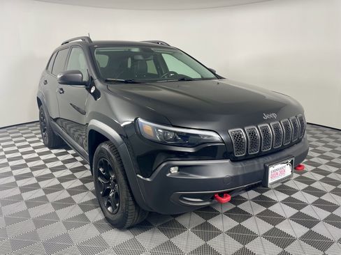 Used 2019 Jeep Cherokee Trailhawk w/ Cold Weather Group image 7