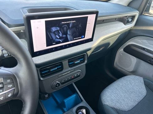 New 2025 Ford Maverick XLT w/ XLT Luxury Package image 53