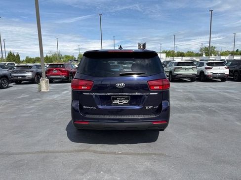 Used 2020 Kia Sedona LX FWD image 4
