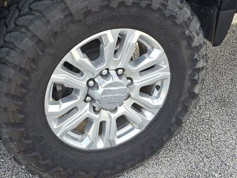 Used 2021 GMC Sierra 2500 Denali w/ Denali Ultimate Package image 12