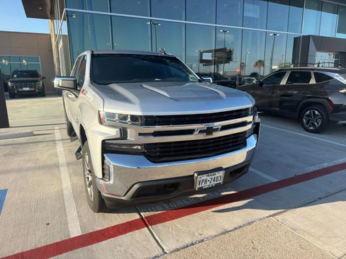 Used 2019 Chevrolet Silverado 1500 LT w/ Texas Edition AWD/4WD image 3