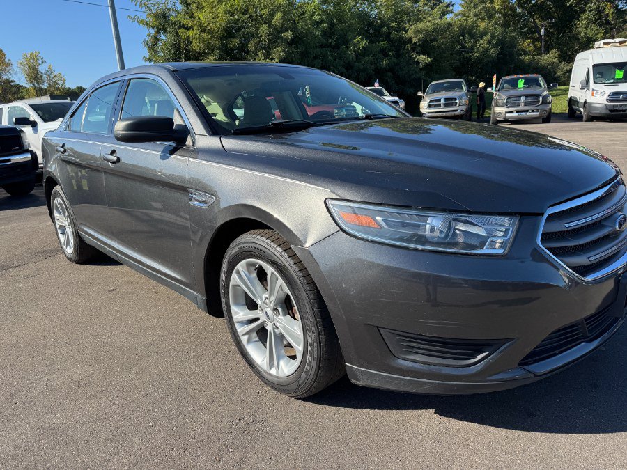 Used 2018 Ford Taurus SE FWD image 12